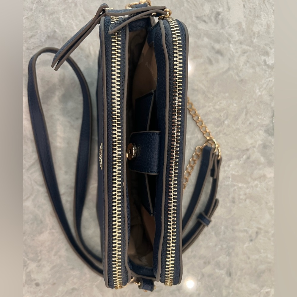 Anne Klein Blue Crossbody, Adjustable Strap and Gold Accents in great condition! - Picture 8 of 8